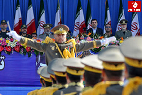 مراسم رژه بزرگ ارتش جمهوری اسلامی ایران باحضور رییسجمهورآغازشد