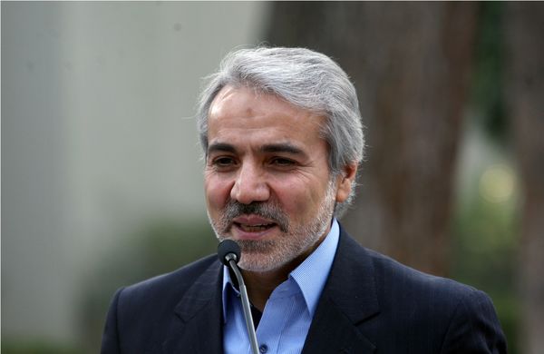هیچ فرد سیاسی بیش از ۱۰ میلیون حقوق نمی گیرد