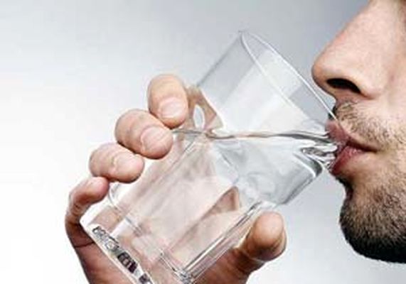 این افراد به جای صبحانه حتما آب بخورند!