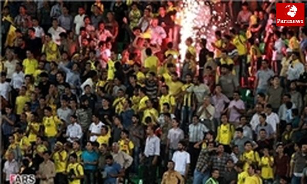 هواداران عصبانی سپاهان صندلیهای ورزشگاه را شکستند