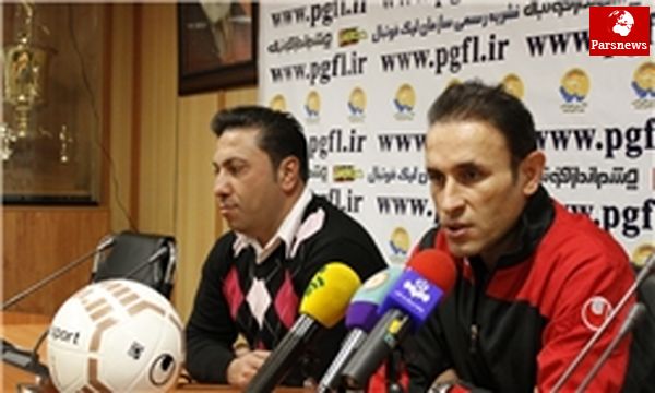 گلمحمدی: کریمی شرایط ۹۰ دقیقه بازی را ندارد