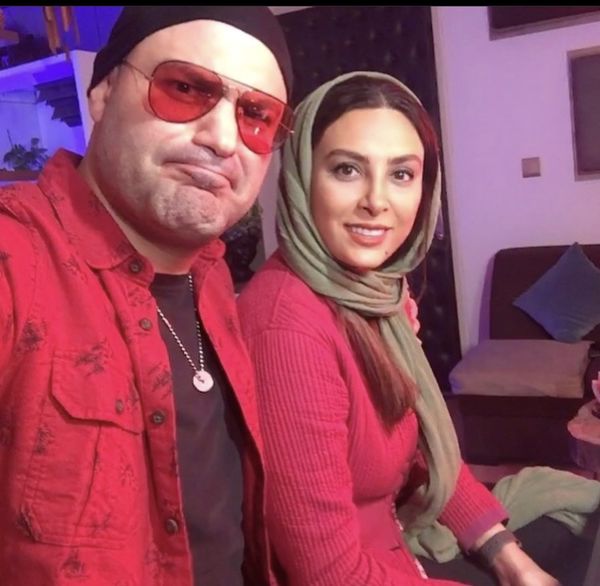 ست قرمز خانم بازیگر با همسرش + عکس