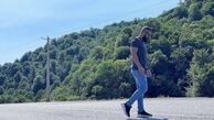 قدم زدن میلاد‌ کی مرام در جا‌ه ای سرسبز و زیبا + عکس