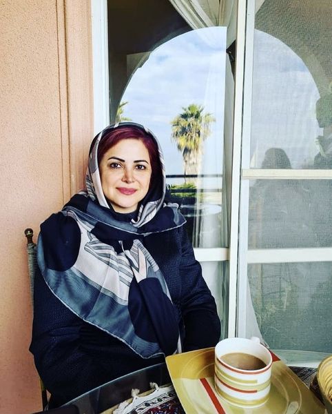 کمند امیرسلیمانی در یک کافه + عکس