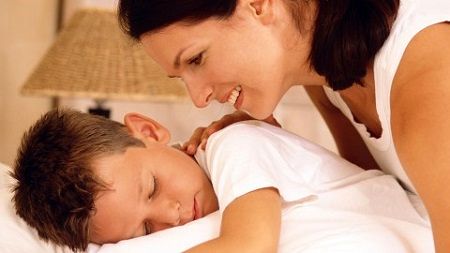 راه های بیدار کردن کودکان از خواب برای مدرسه !