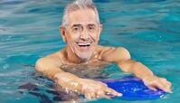 نحوه صحیح اب درمانی برای کمردرد و دیسک کمر