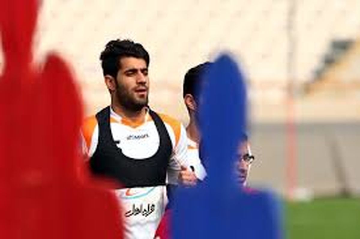 ضرب و شتم شدید بازیکن جنجالی استقلال با مدیربرنامه‌هایش