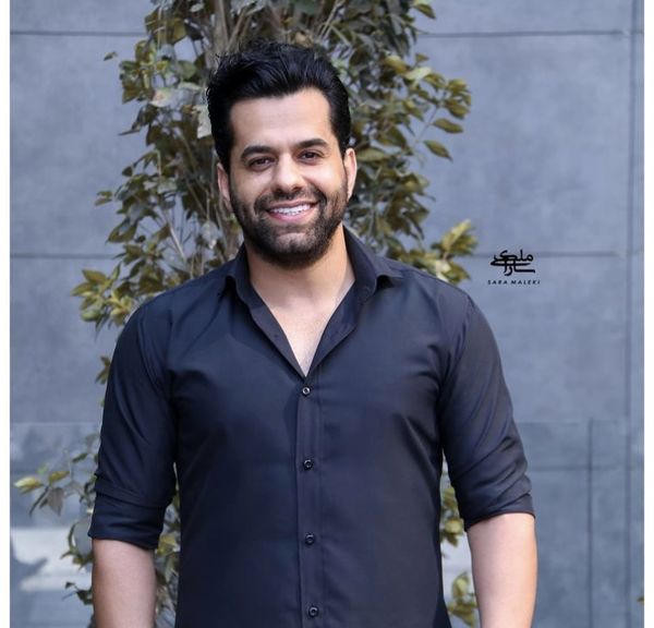 تیپ جدید رضا بهرام در اکران خصوصی دوش آخر + عکس