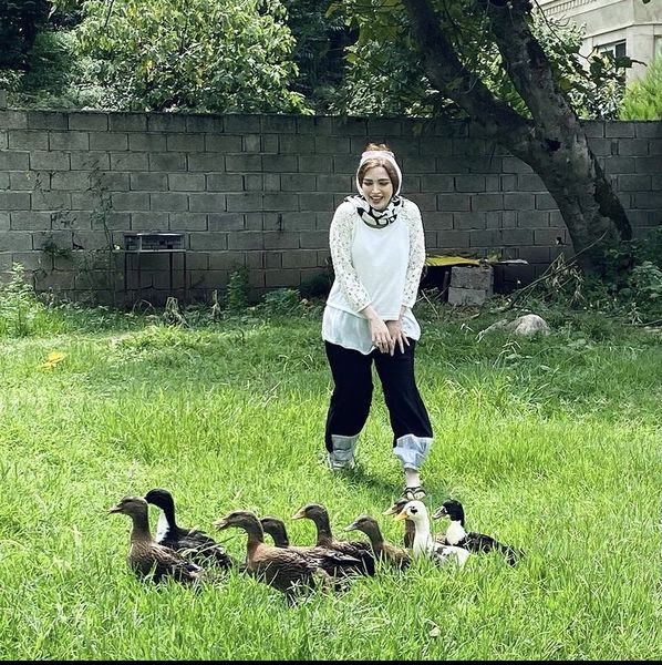 تیپ بهنوش طباطبایی در شمال + عکس