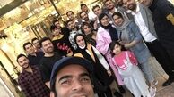 سلفی منوچهر هادی با هوادارانش + عکس