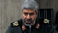 نباید فریب لبخند دروغین و نرمی آمریکا را بخوریم