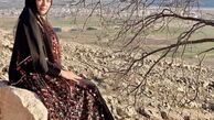 رزیتا غفاری با لباسی محلی در کوهستان + عکس 