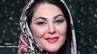 لاله اسکندری در کنار دو مجری معروف