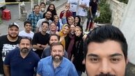 سینا مهراد در پست صحنه سریال آقازاده + عکس