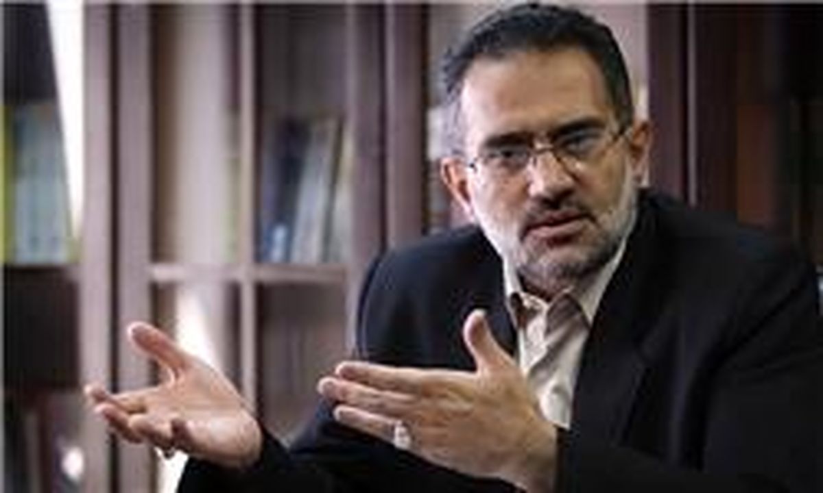 حسینی: اهداف والای امام(ره) را در معرض خطر می‌بینیم