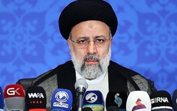 نخستین گفتگوی تلویزیونی رئیس جمهور منتخب امشب از حرم رضوی پخش می‌شود
