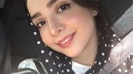 عکس بازیگر زن محبوب "لحظه گرگ و میش" در ماشینش