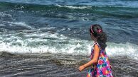 قدم زدن دختر مهدی سلطانی لب دریا