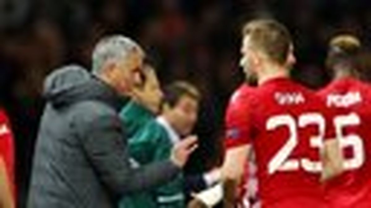 تعجب بازیکنان یونایتد از نحوه برخورد مورینیو با لوک شاو