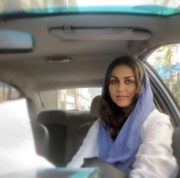 شیوا ابراهیمی در ماشینش + عکس