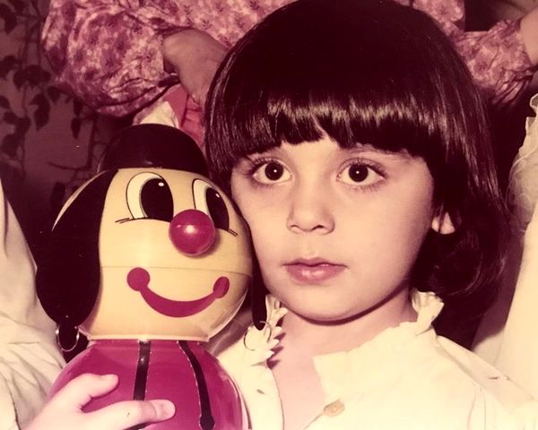 کودکی مونا فرجاد + عکس