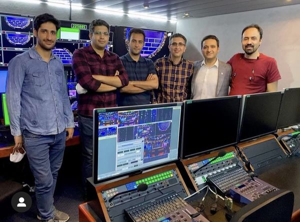 سعید شیخ زاده و دوستانش در محل کار + عکس