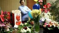 مجید اخشابی در میان کوهی از گل و هدیه های تولدش