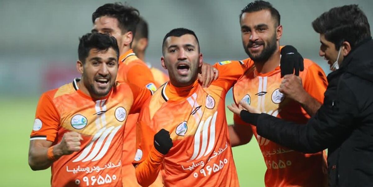 هافبک سایپا به بازی با پرسپولیس می رسد