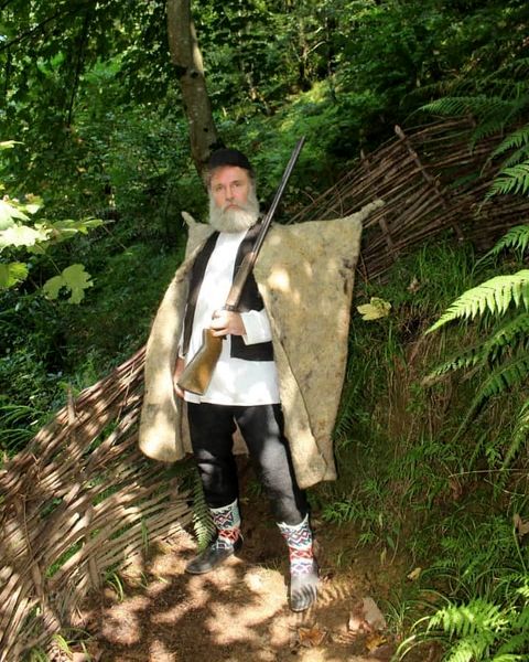 کیهان ملکی با لباسی متفاوت + عکس