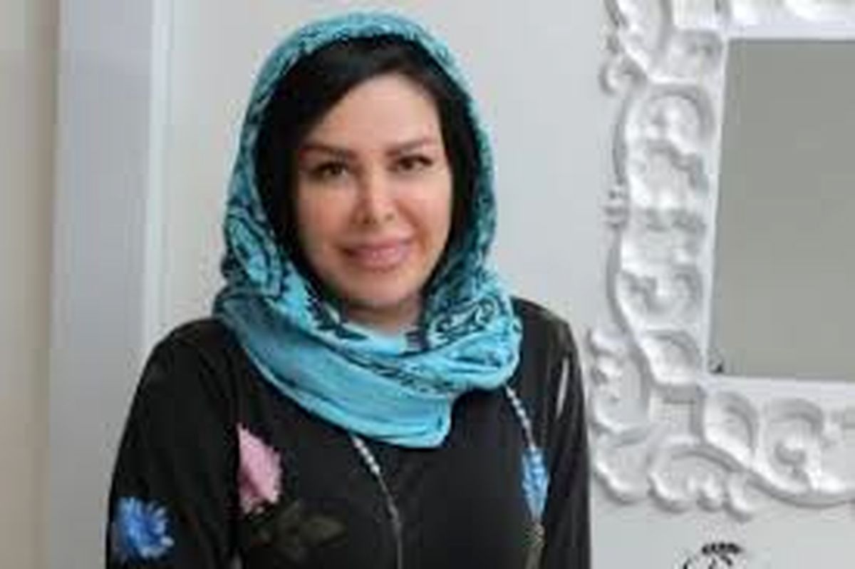  فلور نظری با همکاران شیرازی‌اش