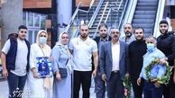 امیر حسین زارع در کنار خانواده اش + عکس