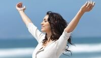 راز طلایی زنان شاد را بدانید ؛ ویژگی ها و خصوصیات زنان شاد و خوشحال
