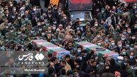 بازی‌کردن شهید مدافع‌حرم احسان کربلایی‌پور با فرزند خردسالش