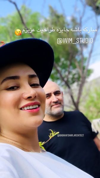 گردش بهاره افشاری با برادرش + عکس
