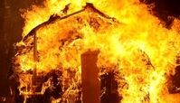 حریق گسترده در انبار نخ خیابان جمهوری تهران
