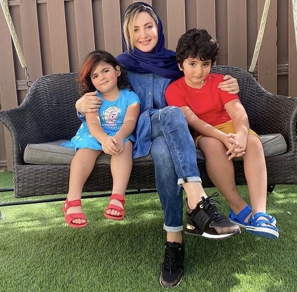 شیلا خداداد و فرزندانش در حیاط ویلا + عکس
