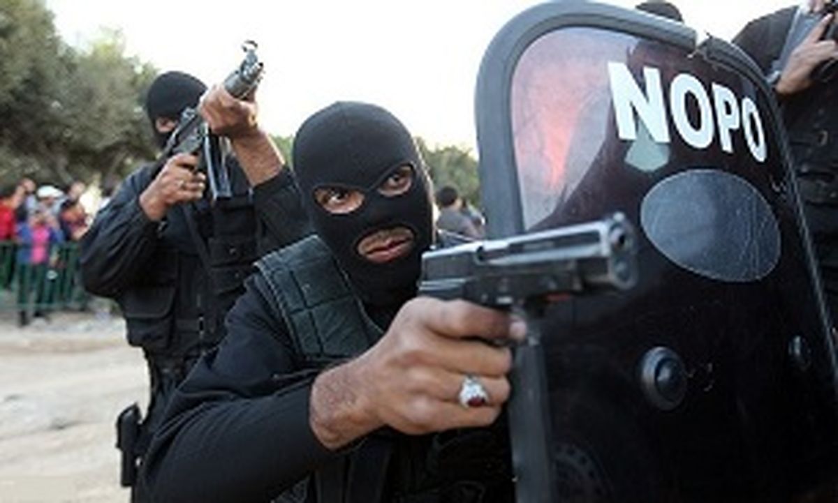 سارق خودرو با شلیک پلیس زمین گیر شد 