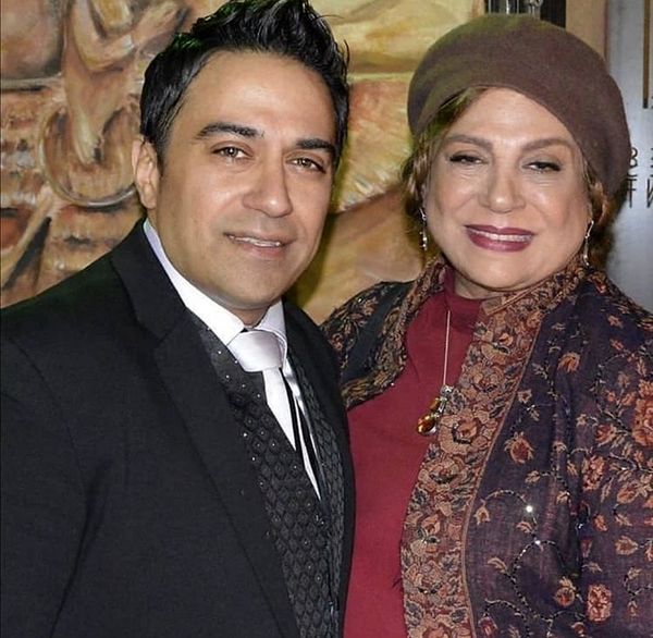 عکس گوهر خیراندیش و پسرش در یک مراسم 