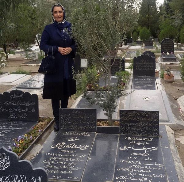 فریبا کوثری در آرامستان + عکس