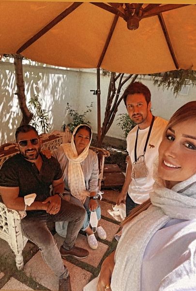 دورهمی شاهرخ استخری و همسرش با دوستانشان + عکس