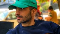 تیپ اسپرت علیرضا جعفری در یک کافه + عکس