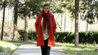 قدم زدن خانم بازیگر در یک پارک + عکس