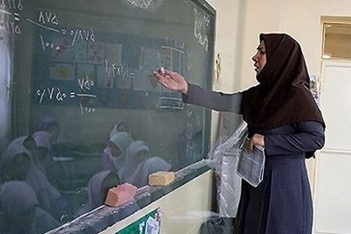 دولت به تأخیر ۴ ماهه حقوق معلمان خرید خدمات ورود کند