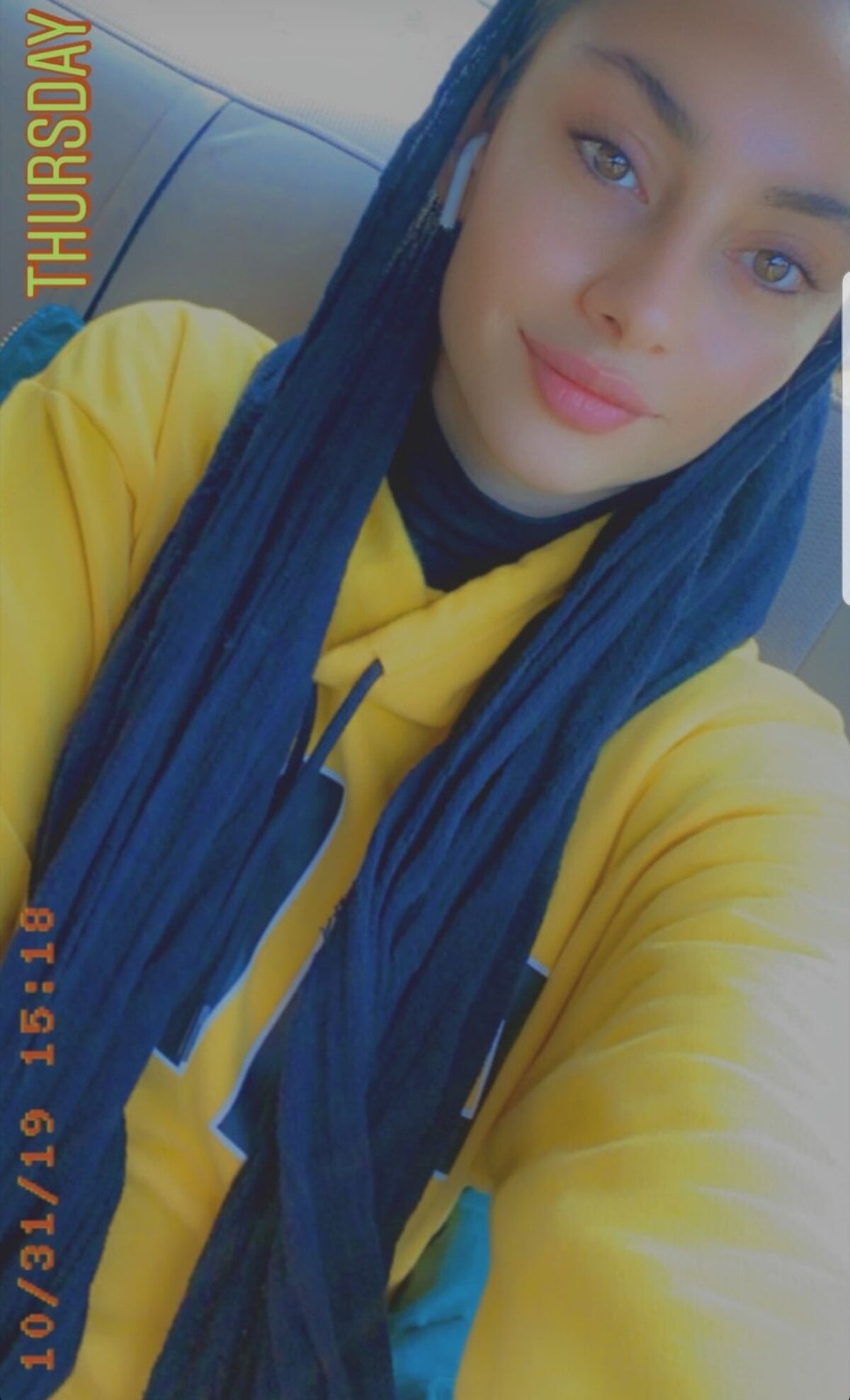 عکس زیبا و چشم رنگی ترلان پروانه