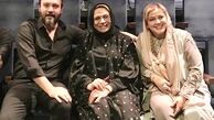 گوهر خیراندیش با پای شکسته به تماشای تئاتر بهاره رهنما رفت