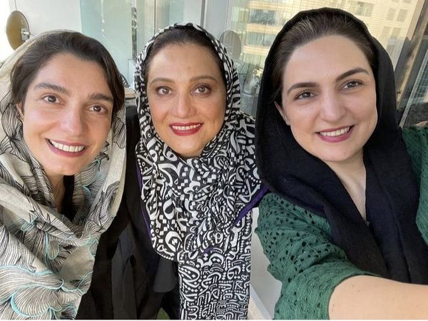 سلفی الیکا عبدالرزاقی با دوستانش + عکس