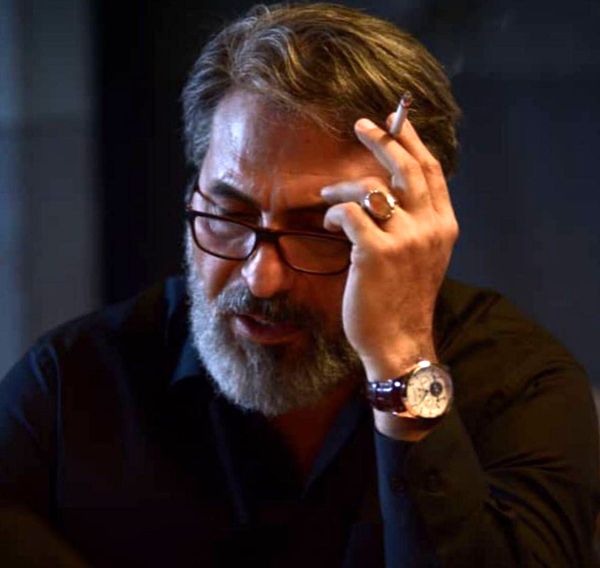 سیگار کشیدن حمید فرخ نژاد + عکس