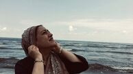 خانم بازیگر در کنار دریا + عکس