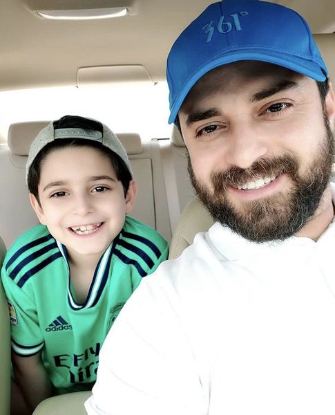 سلفی بابک جهانبخش و پسرش + عکس