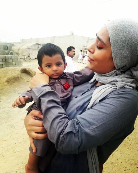 سانیا سالاری در بین کودکان محروم + عکس